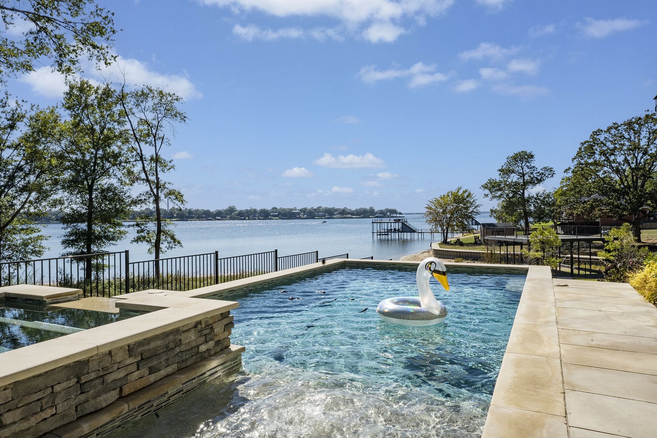 Benjamin Manor in Cedar Creek Lake