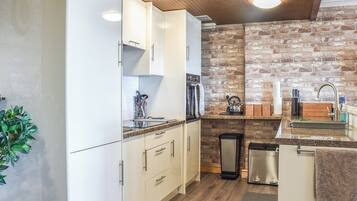 Oven, dishwasher, freezer