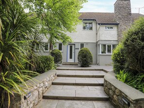 Exterior - Ynys Castell (Menai Bridge)