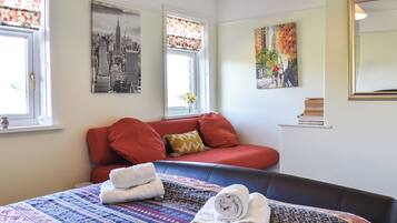 2 多间卧室、免费 WiFi、床单