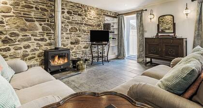 The Stables - UK40093