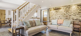 The Stables - UK40093