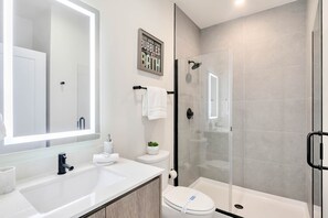 Towels - Beautiful New Townhome | Sleeps 8 | Splash Pool |Near Disney (Clermont)