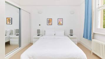 House (5 Bedrooms) | 5 bedrooms, laptop workspace, iron/ironing board, free WiFi