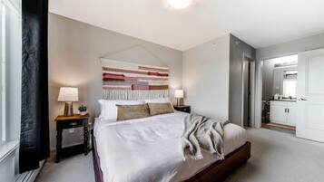 2 chambres, bureau, fer et planche à repasser, lit parapluie