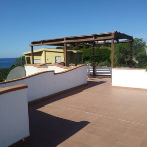 Terrace/patio - Romantic villa in the Juniper trees (Maracalagonis Geremeas)
