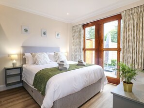 2 bedrooms, individually decorated, individually furnished, free WiFi