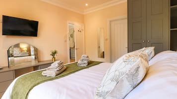 2 bedrooms, individually decorated, individually furnished, free WiFi