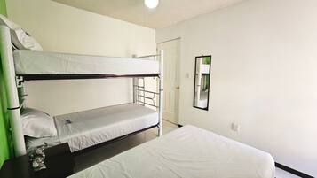 2 bedrooms, iron/ironing board, travel cot, free WiFi