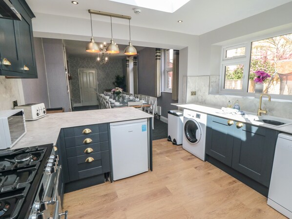 Casa de campo | Cozinha privada | Geladeira, lava-louças, chaleira elétrica, torradeira