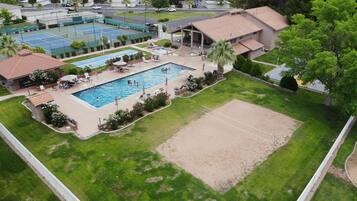Outdoor pool, a heated pool
