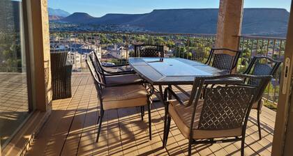 Beautiful 3 bedroom Sports Village Condo--sleeps 10.