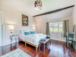 3 bedrooms, free WiFi, bed sheets