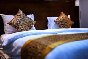 Superior Suite, 1 Bedroom | Minibar, free WiFi, bed sheets