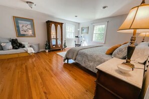 6 Schlafzimmer, Schreibtisch, Bügeleisen/Bügelbrett, kostenloses WLAN