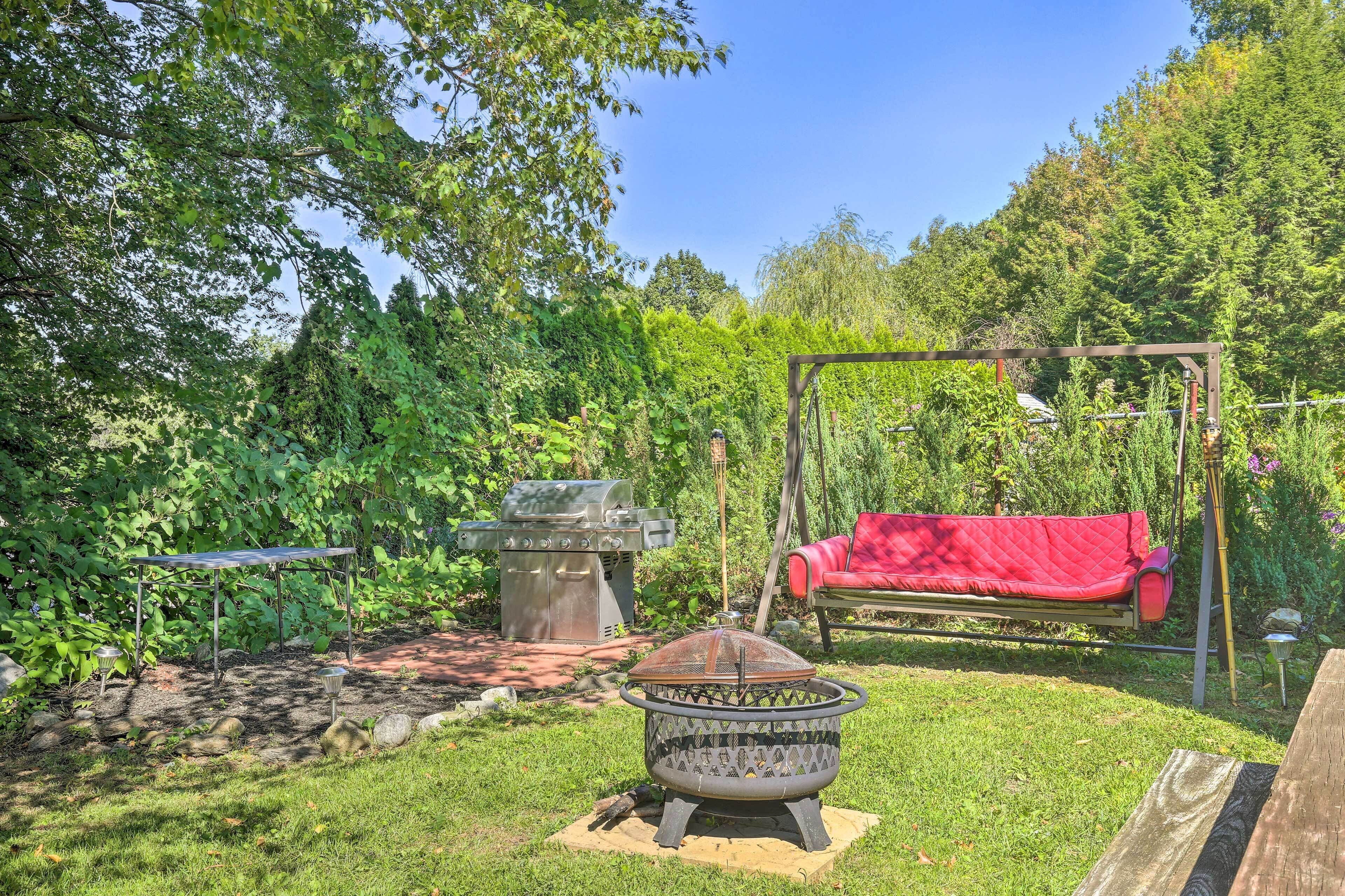 Waterbury Home: Playground & Porch Swing
