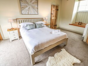 4 dormitorios, decoración individual, mobiliario individual