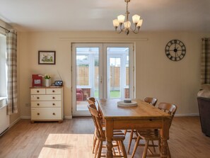 Dining - 2 bedroom accommodation in Thorpe St Peter (Thorpe St Peter)