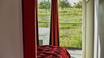 2 Schlafzimmer, Schreibtisch, Bügeleisen/Bügelbrett, Reisekinderbett