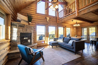 Beautiful Off-Grid Cabin 13 miles from Park City!  Sleeps 14!