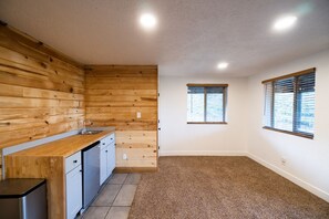 Interior - Beautiful Off-Grid Cabin 13 miles from Park City!  Sleeps 14! (Kamas)