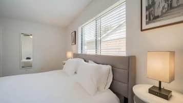 5 slaapkamers, een strijkplank/strijkijzer, wifi, beddengoed