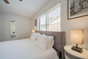 5 soverom, strykejern/-brett, wi-fi og sengetøy