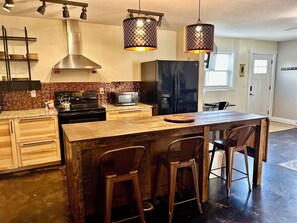 Fridge, microwave, oven, stovetop - Beer City and Biltmore! (Asheville)