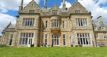 The Bothy - Cosy ground floor accommodation in restored stables. Dogs welcome