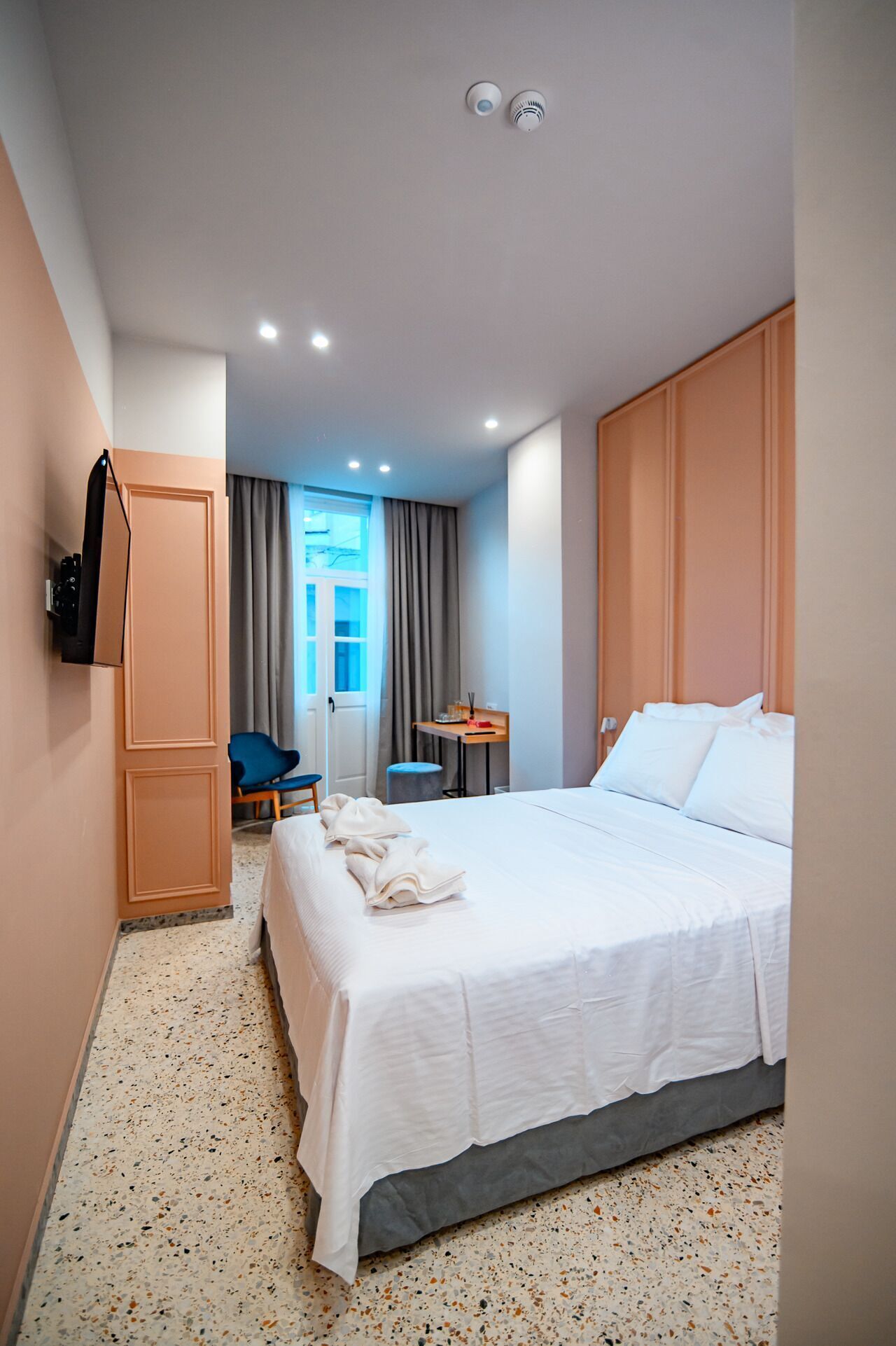 Camas con pillow-top, minibar y escritorio 