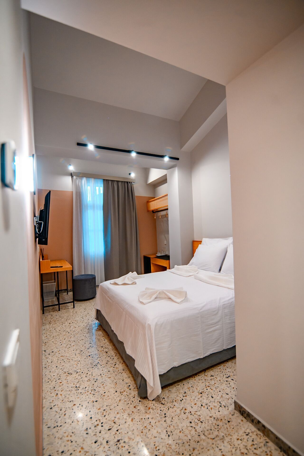 Camas con pillow-top, minibar y escritorio 