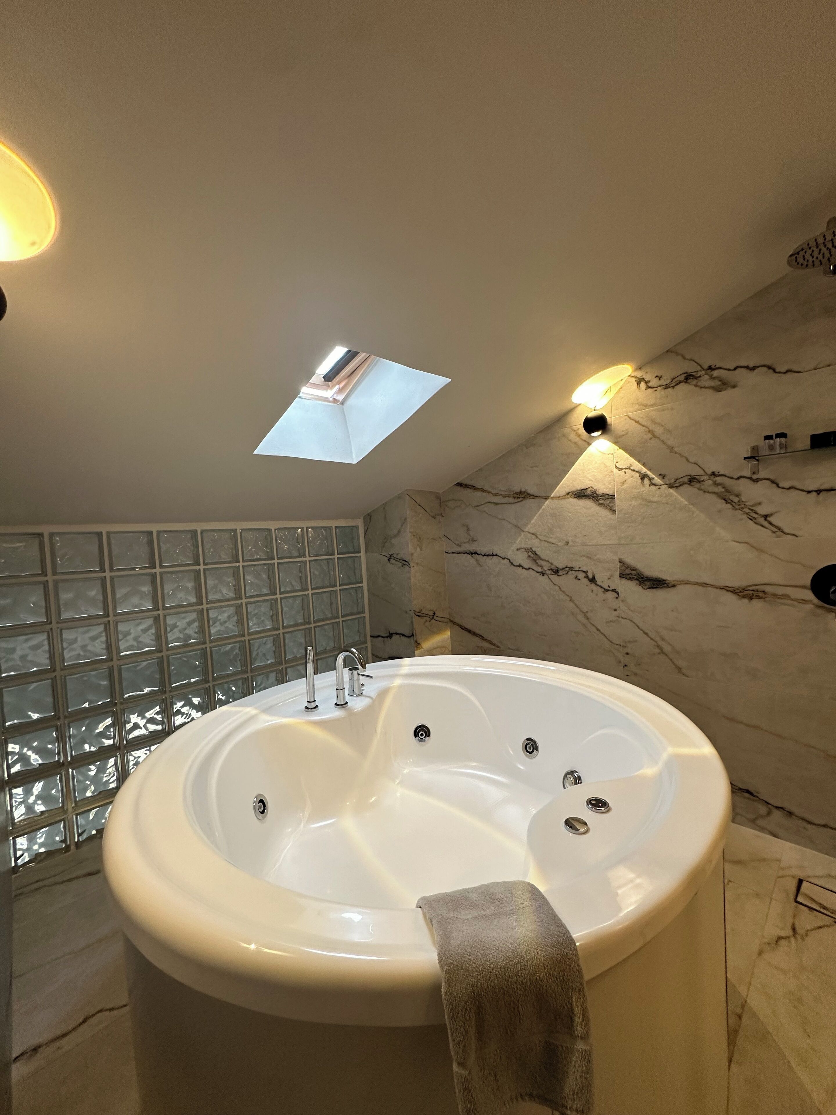 Photo - Belle Athenes - Luxury Rooms at Monastiraki Railway Station