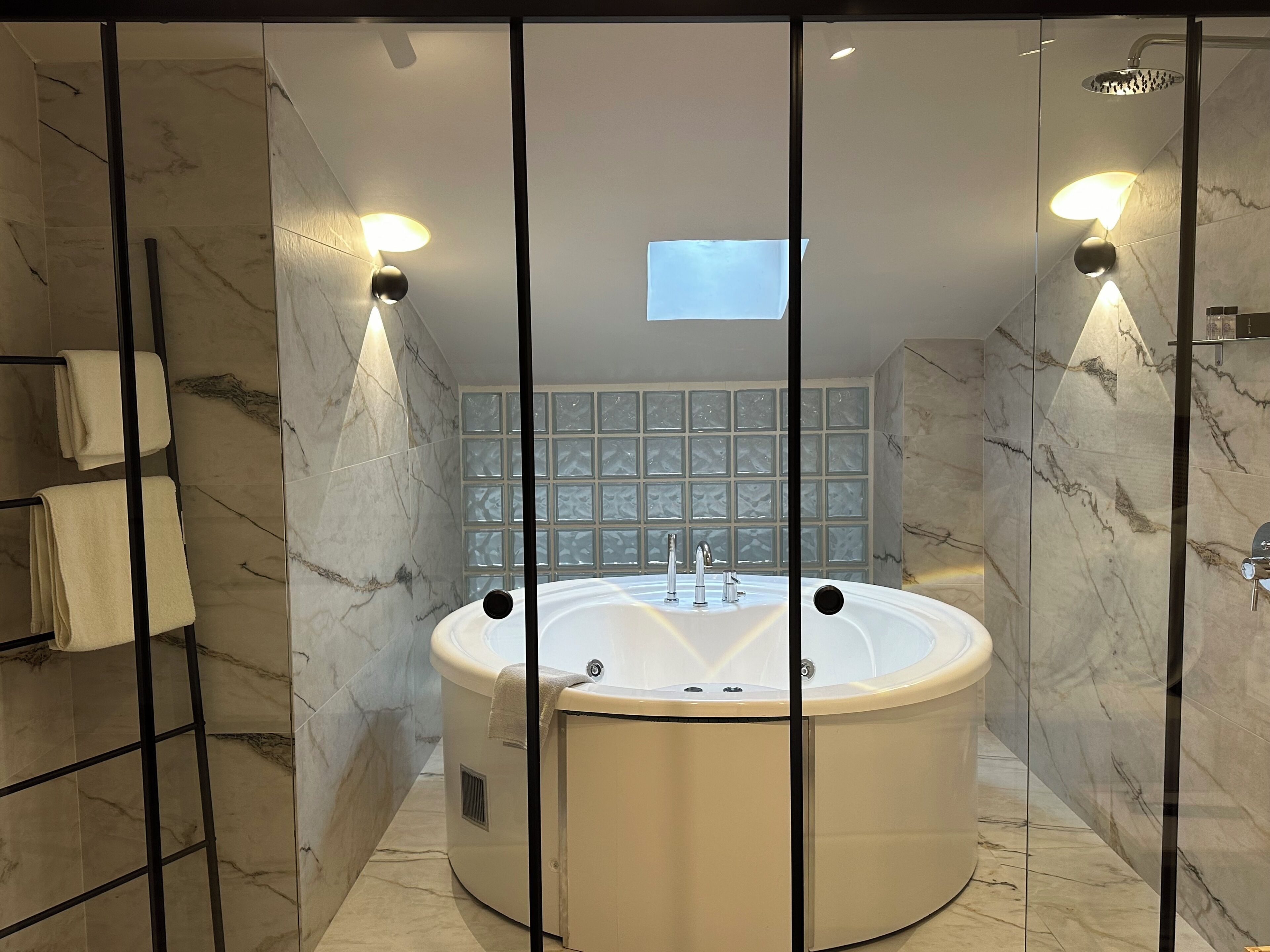 Photo - Belle Athenes - Luxury Rooms at Monastiraki Railway Station