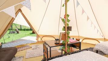 1 bedroom, individually decorated, individually furnished