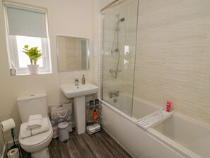 Shower - 23 Moat House Close (Coventry)