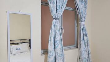 2 makuuhuonetta, silitysrauta/-lauta, ilmainen Wi-Fi, vuodevaatteet