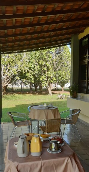 Terrace/patio - Garden Hotel e Eventos (Benevides)