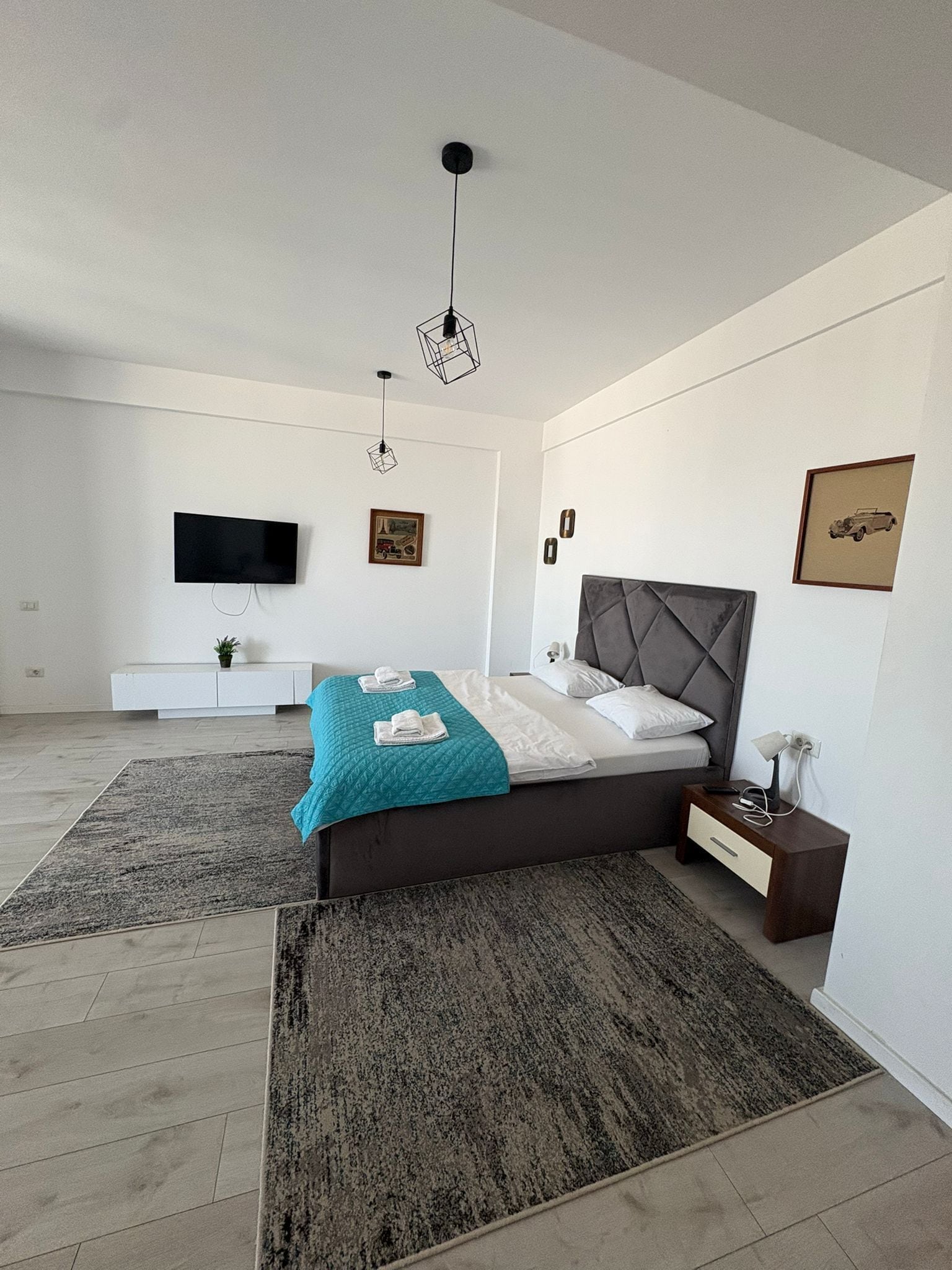 Standard Apartment | Hypo-allergenic bedding, iron/ironing board, free WiFi, bed sheets