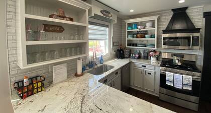 Country Home with 3B 1.5B w/ Room for Fishermen with Trucks Boats & Trailers