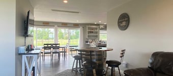 Country Home with 3B 1.5B w/ Room for Fishermen with Trucks Boats & Trailers