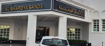 OYO 142 Al Sharqiya Sands Hotel