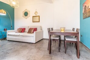 3 bedrooms, iron/ironing board, WiFi - Baroque Apartments - Sirhouse (Syracuse)