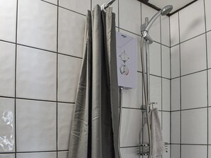 Towels - 1 bedroom accommodation in Crows Nest, near Liskeard (Crows Nest, near Liskeard)