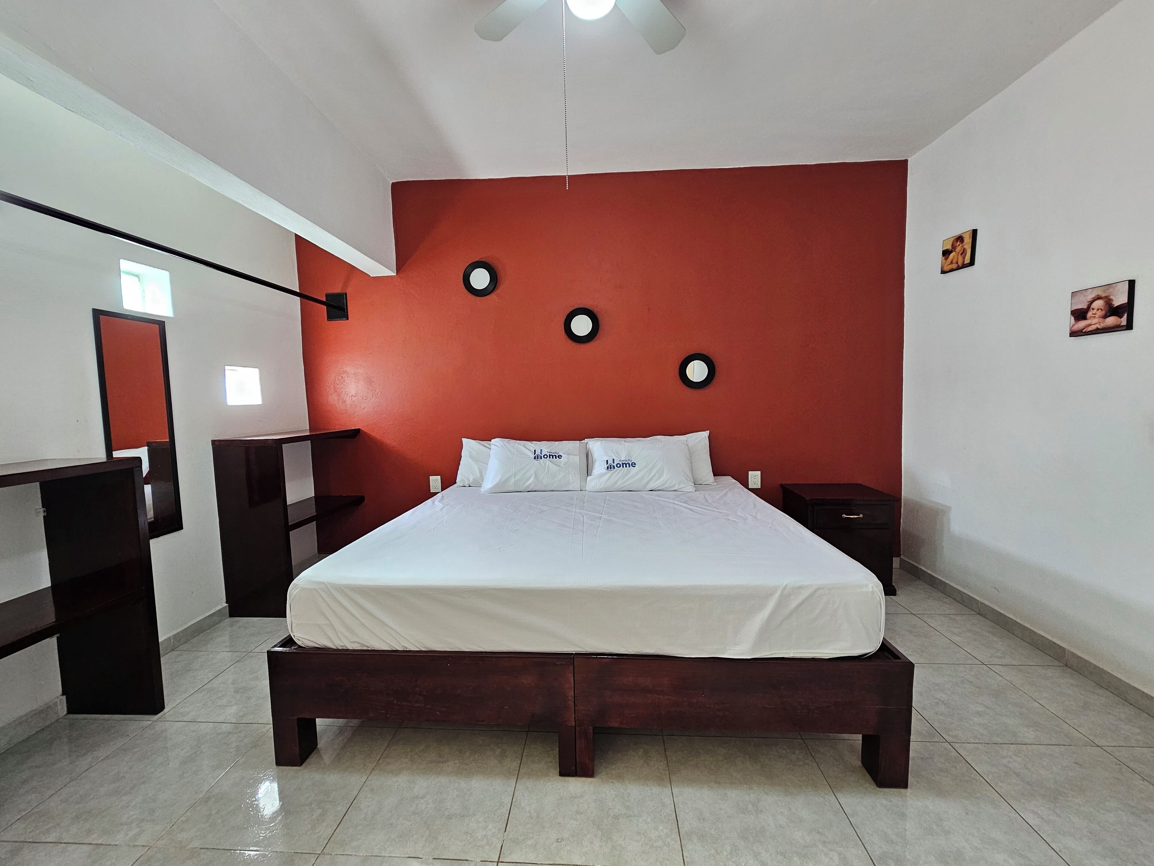 3 makuuhuonetta, silitysrauta/-lauta, vauvan matkasänky, ilmainen Wi-Fi