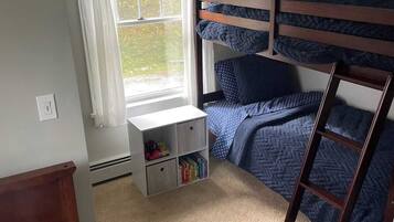 4 bedrooms, iron/ironing board, travel crib, free WiFi