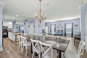 Dining - 8BR | Sleeps 16 | Pool | Steps To The Beach | 400A (North Myrtle Beach)