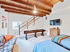 3 bedrooms, desk, iron/ironing board, travel crib