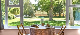 Beachborough Park Summer House