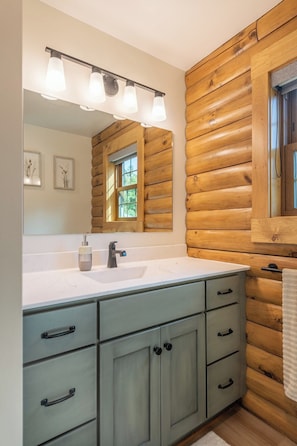 Secador de pelo y toallas