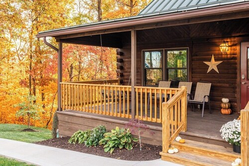 Maple Leaf Cabin - Maple Leaf Cabin